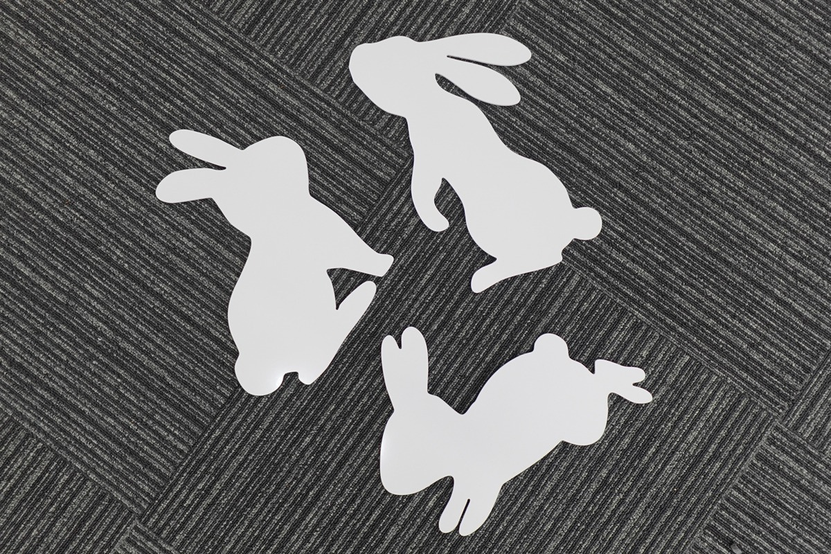 Sample of aluminum composite plate cut with CFX-2513