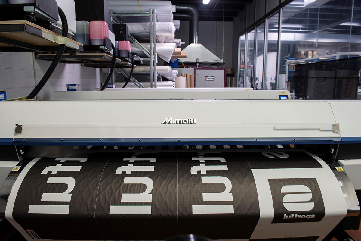 Specialized in the production of high-quality printed materials for a variety of applications in the visual communication and events sectors, the company has equipped itself with cutting-edge technologies to meet the most dynamic demands of the contemporary market.